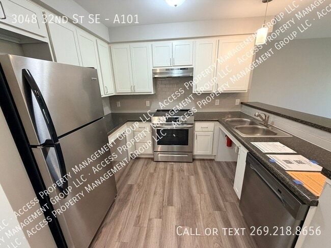 Building Photo - 3048 32nd St SE Unit A101