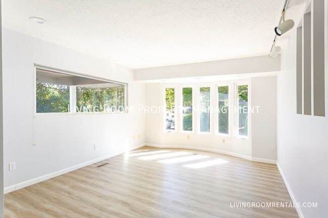 Photo - 9263 SW Brier Pl