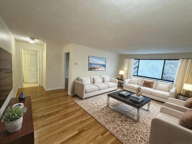 Building Photo - 112 Dustin St Unit 22