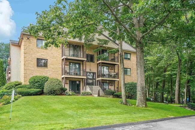 Building Photo - Manchester NH Unit 33