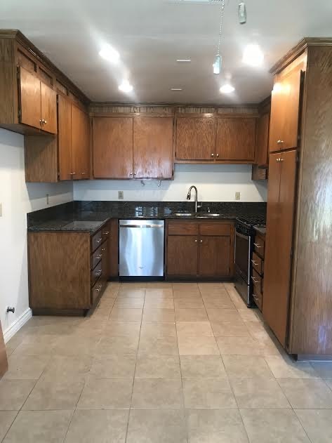 Kitchen - 8032 Trask Ave Apartments Unit #A