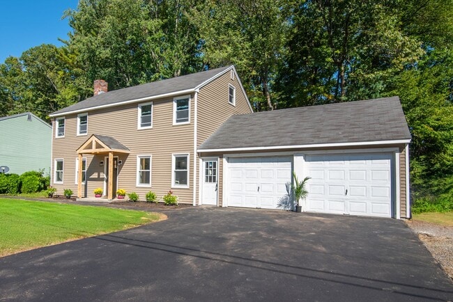 Building Photo - 11 Chatham St