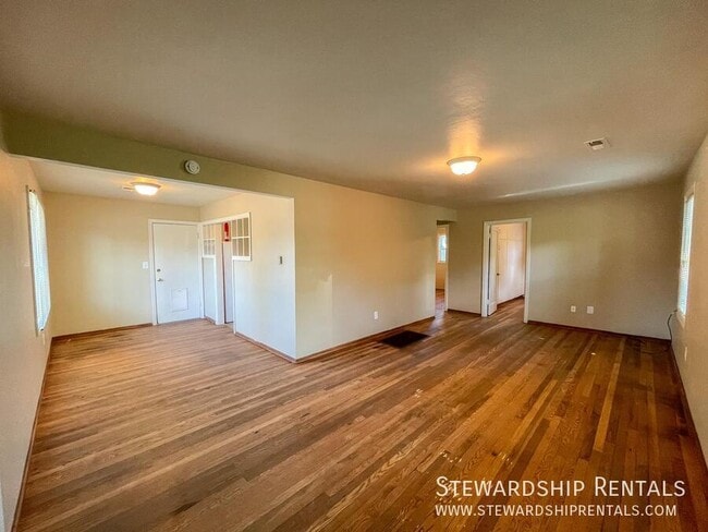 Photo - 2009 NW Tyler Ave