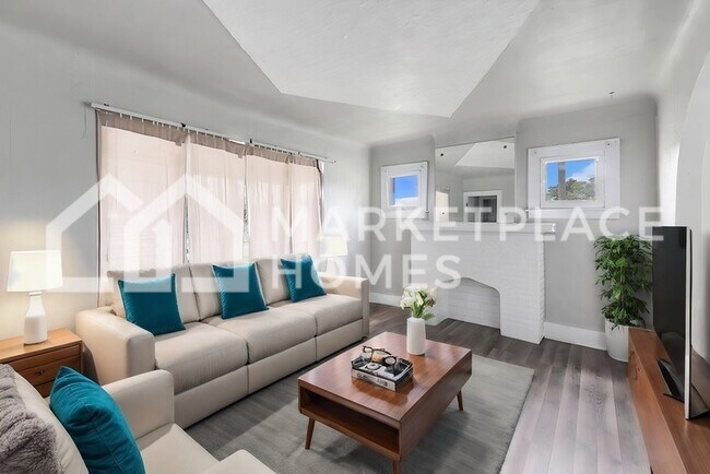 Photo - 15457 Cloverlawn Ave