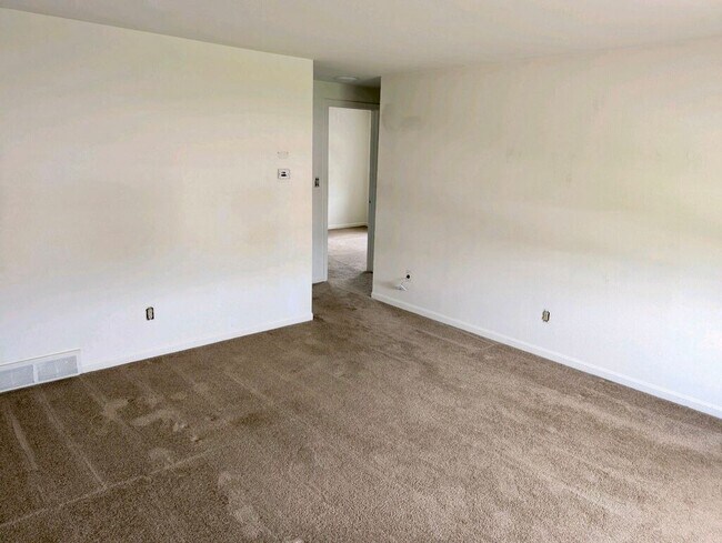 Photo - 650 W Main St