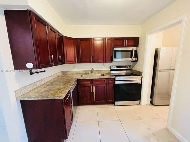 Photo - 2500 NW 9th Ln Unit 1
