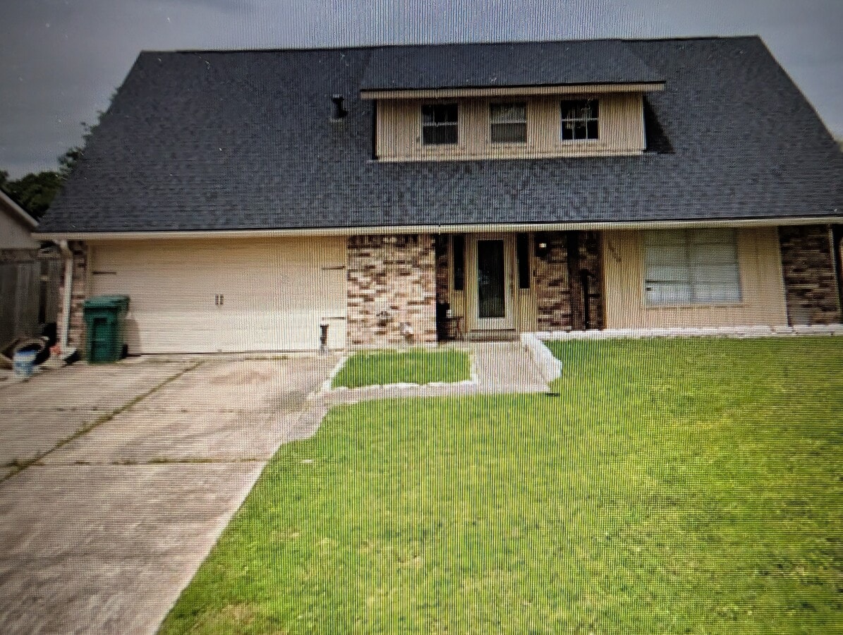 Photo - 1900 W Kirby Ave