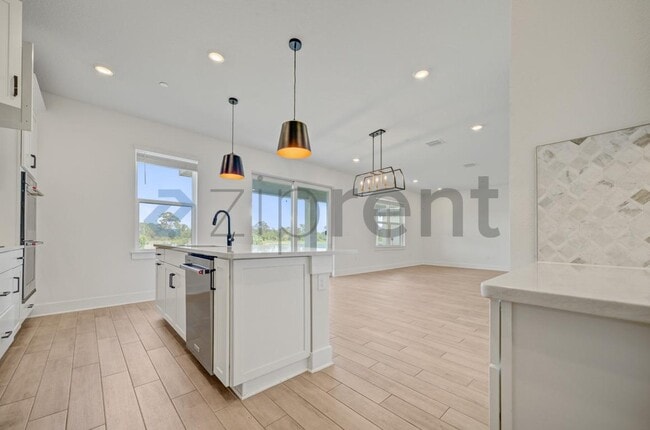 Photo - 534 Sun Chaser Dr