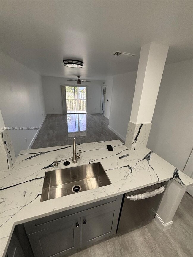 Photo - 434 NE 210th Cir Terrace Unidad 207-4A