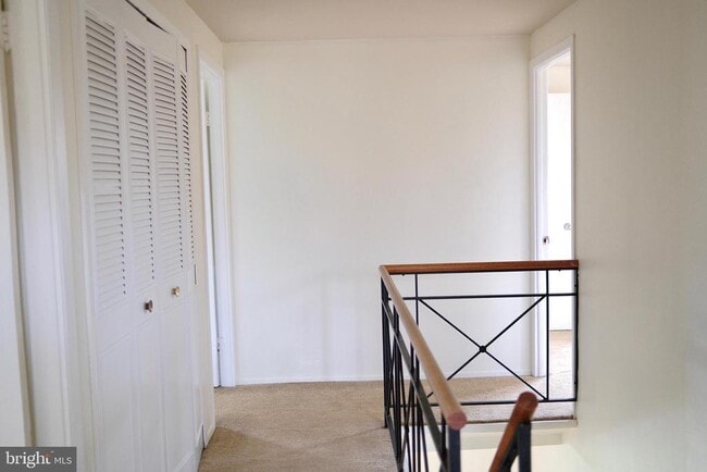 Building Photo - 42 Northgate Ln