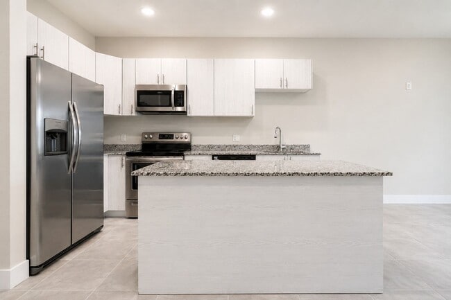 Photo - 3221-3409-3409 SW 8th Pl Unidad 3313- 202