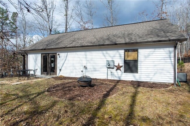 Photo - 7621 Maple Pl