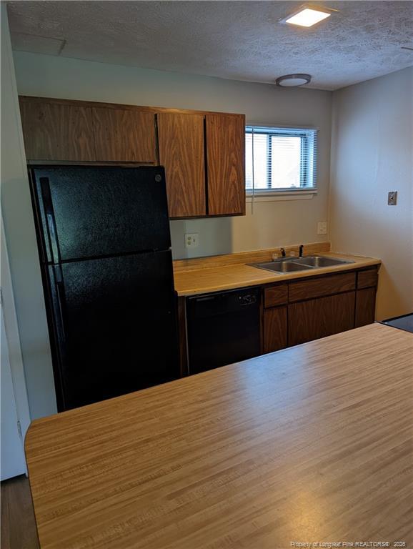 Photo - 941 Applewood Ln