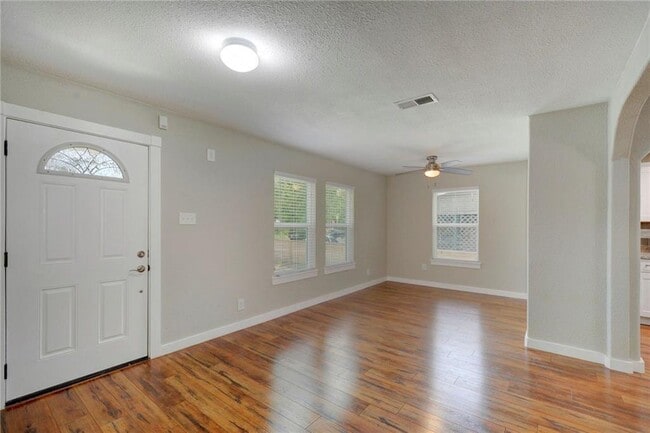 Photo - 503 W Grady Dr