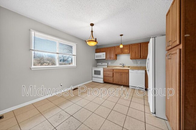 Building Photo - 2224 Millvalley Dr