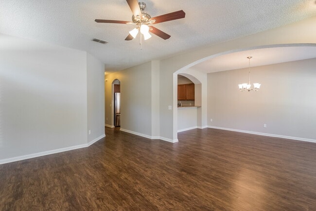 Photo - 8413 Staplehurst Dr W