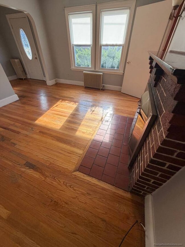 Photo - 94 Hurd St