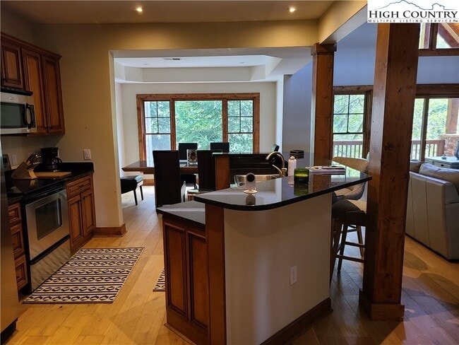 Photo - 135 Wapiti Wy