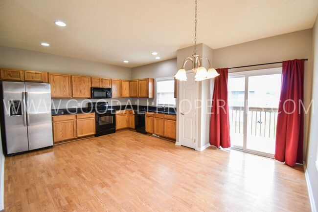 Photo - 3 Bedroom 2 Bath Townhome End unit in Glenn Village!!!