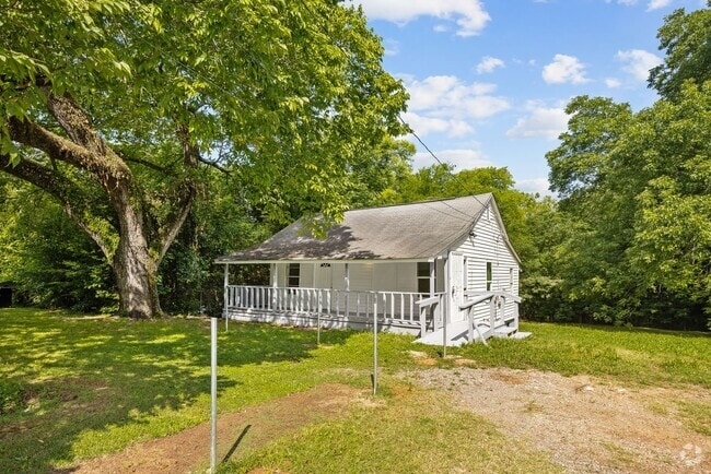 Building Photo - Charming 2 Bedroom, 2 Bathroom house