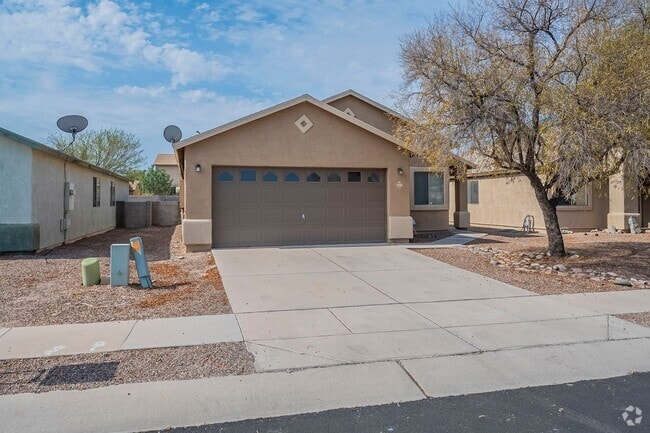Building Photo - Spacious 3-Bed Tucson Rental with Garage &...