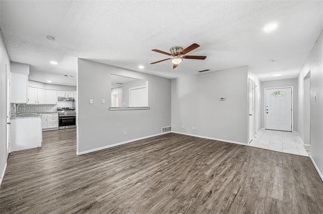 Photo - 808 Bullock Dr