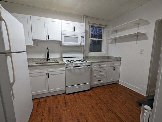 Building Photo - 7809 Wilson Ave Unit B