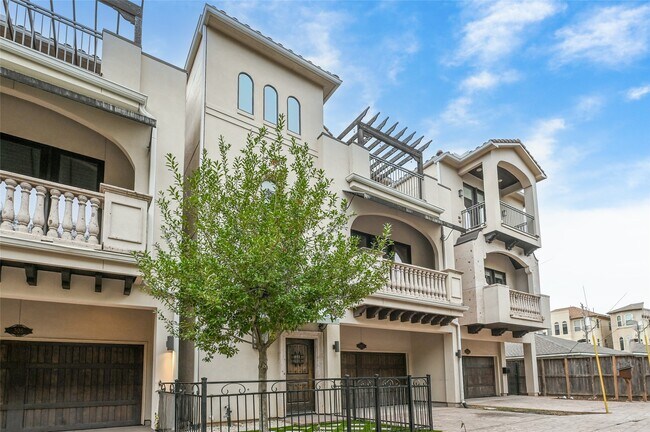 Photo - 307 Snover St