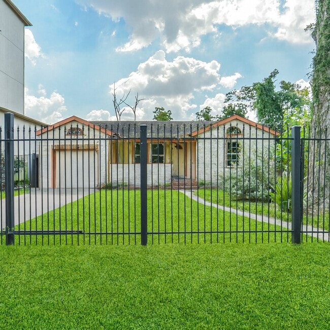 Photo - 1510 Tarley St