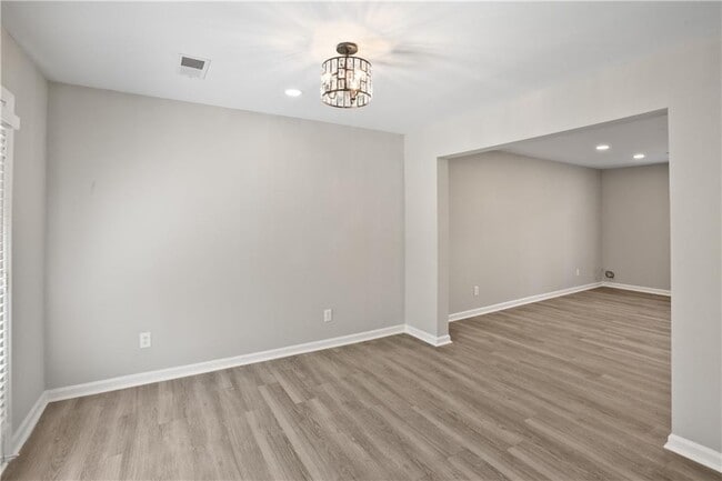 Photo - 124 Holcomb Ferry Rd