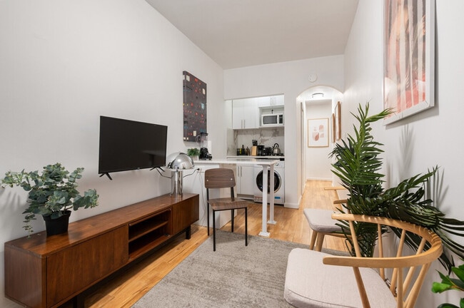 Building Photo - 42 Lexington Ave Unit ID1388333P