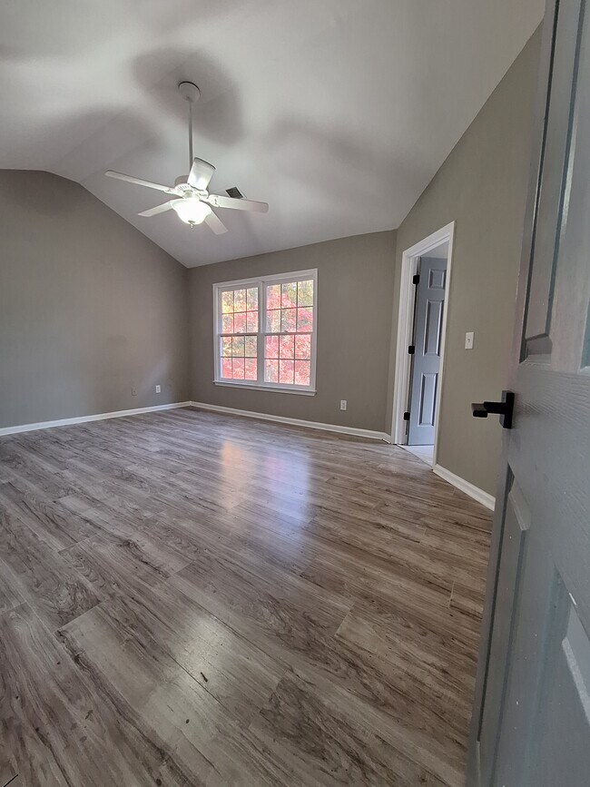 Photo - 2120 Sweetbirch Trl