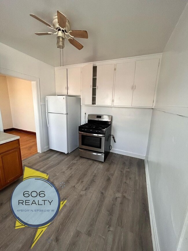 Photo - Belmont Cragin Apts Available! Unit 3153-2