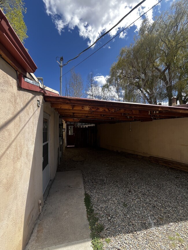 Photo - 409 Maria Ln