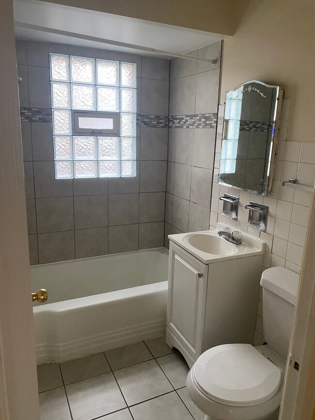 Photo - 3106 Calwagner St Unit B