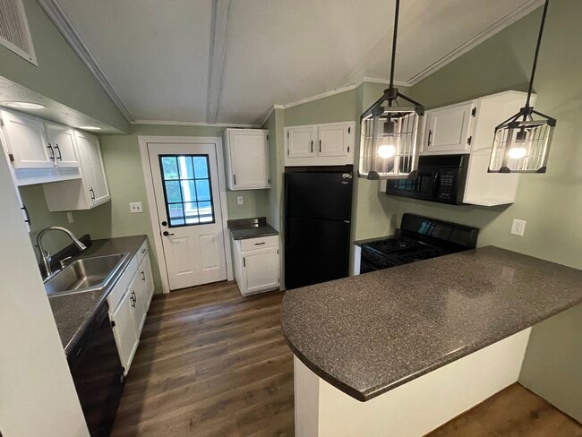 Photo - 6193 166th St