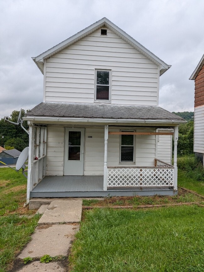Building Photo - 3 Bedroom home on a double lot in Avella