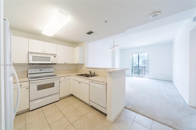 Photo - 10 Aragon Ave