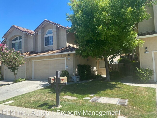 3 br, 2.5 bath House - 4237 Garibaldi Place - 3 br, 2.5 bath House - 4237 Garibaldi Place