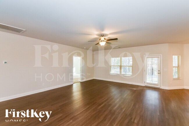 Photo - 8228 Orkney Way