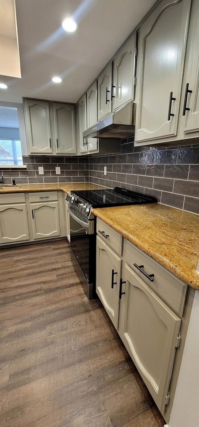 Photo - 9614 Charter Ridge Dr