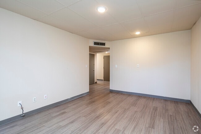 1BR, 1BA 622 SF
