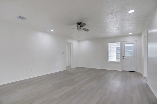 Photo - 6227 Leaf Arbor Dr