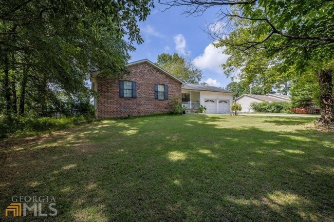 "Charming 3-Bedroom Home with 2 Full Baths... - "Charming 3-Bedroom Home with 2 Full Baths...