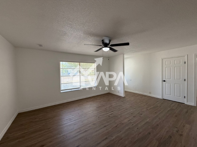 Photo - 206 Covina Ave