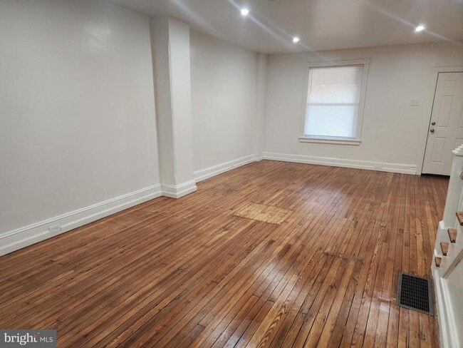 Building Photo - 311 S 1st Ave