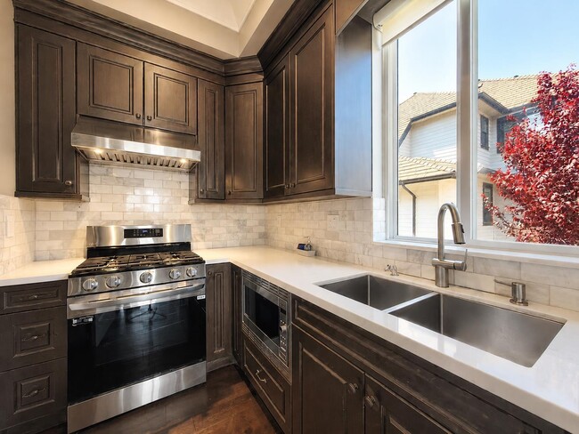 Photo - 15957-1539A 39a Ave