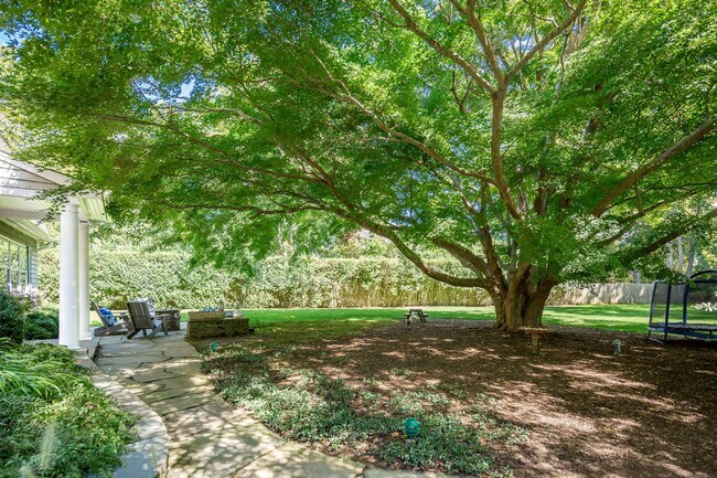 Photo - 86 Gansett Ln