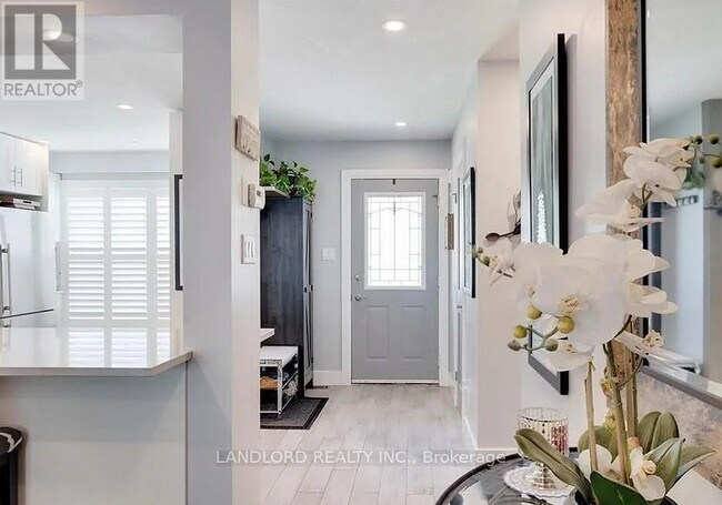 Photo - 26 Poplar Dr