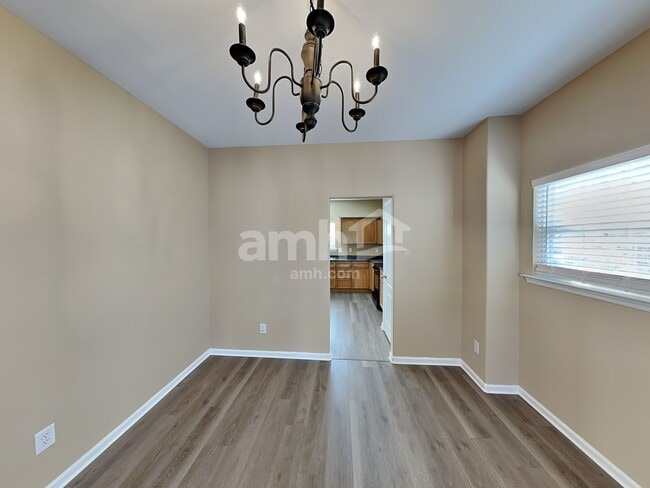 Photo - 1824 Baslia Ln